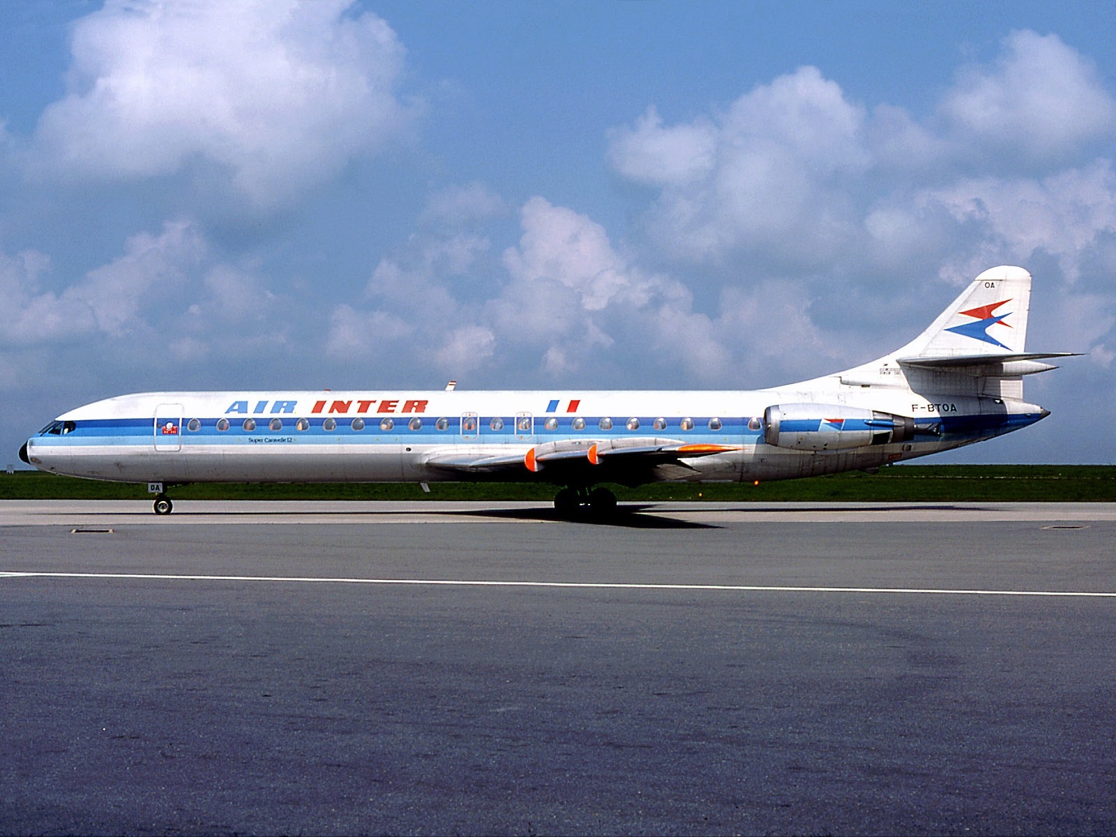 An Air Inter Super Caravelle 12 at Paris CDG, 30 May 1980. Same aircraft type as flight JK-297, not the incident aircraft.