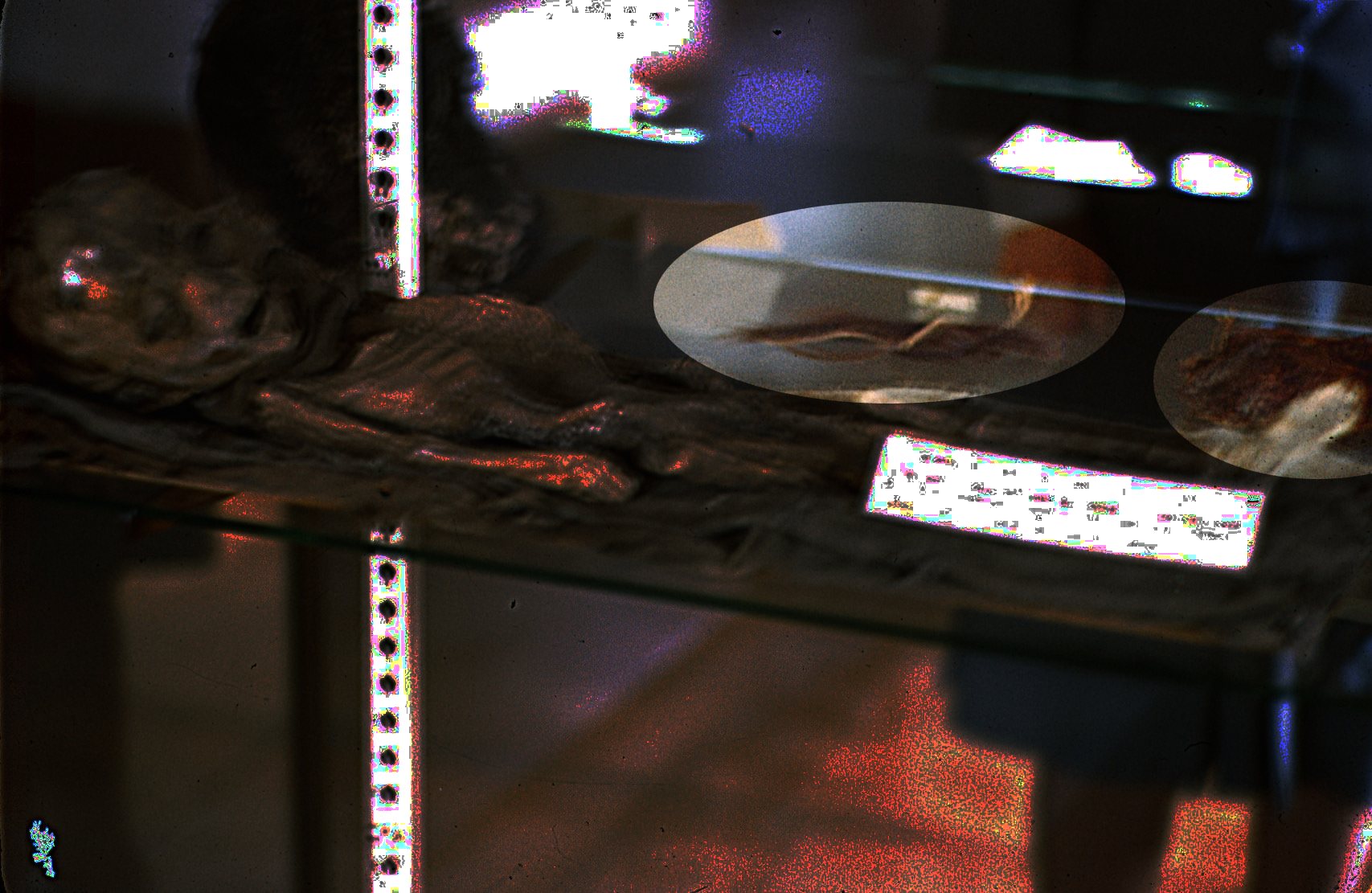 Annotation showing other artifacts in the display case